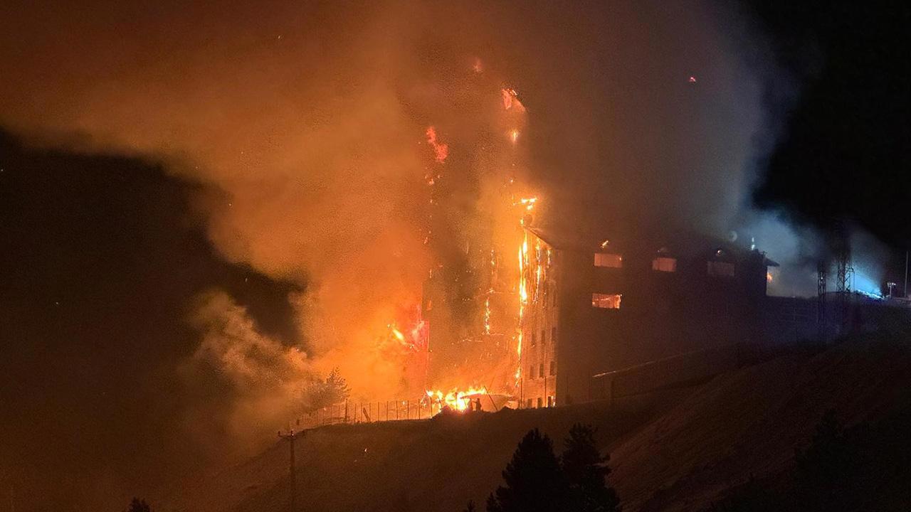 Kartalkaya'da Oteli Yangını: 3 Ölü, 21 Yaralı